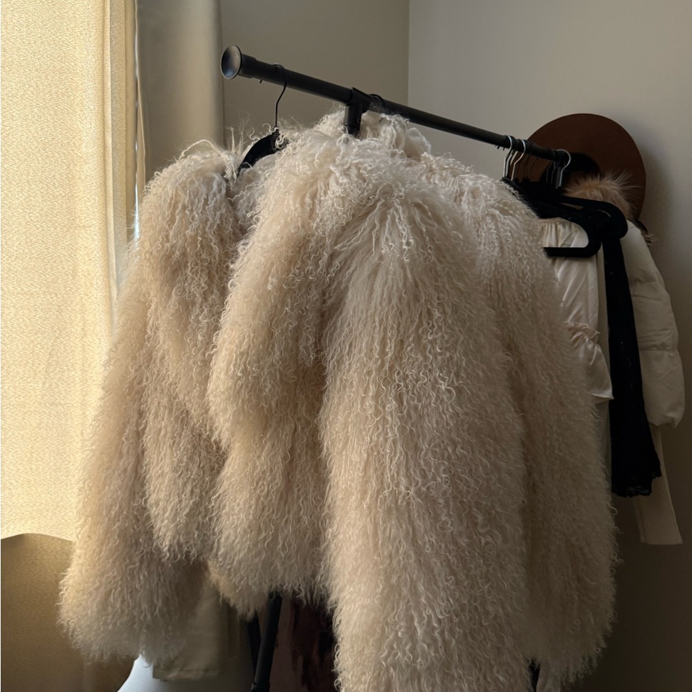 KOIR 100% pure Monogolian lamb Fur Coat ivory helsa revolve - Picture 7 of 15